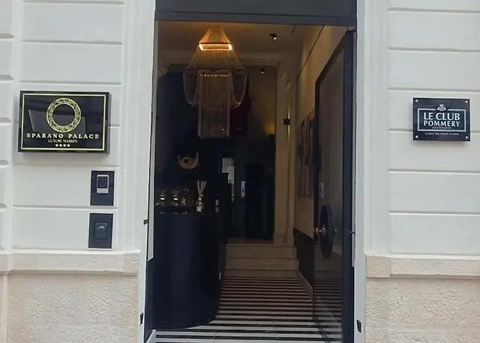 Sparano Palace - Luxury Maison 호텔 4*